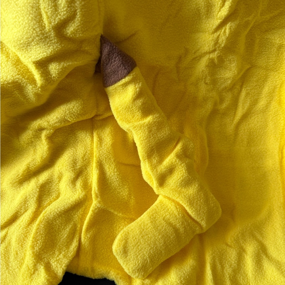 New Yellow Pikachu Plush Pajamas PJ’s Warm and Comfortable Pokemon Size Medium - Picture 4 of 8